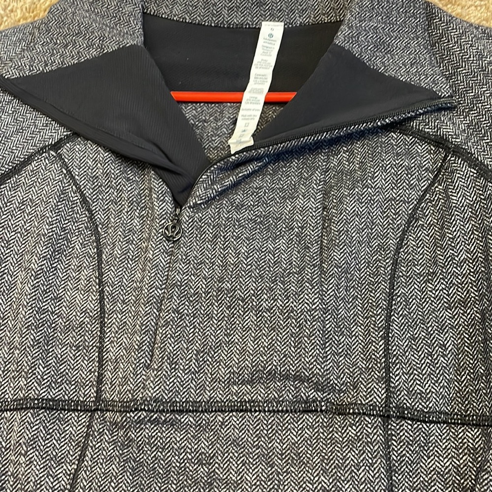 Lululemon think fast pullover - Picture 5 of 8